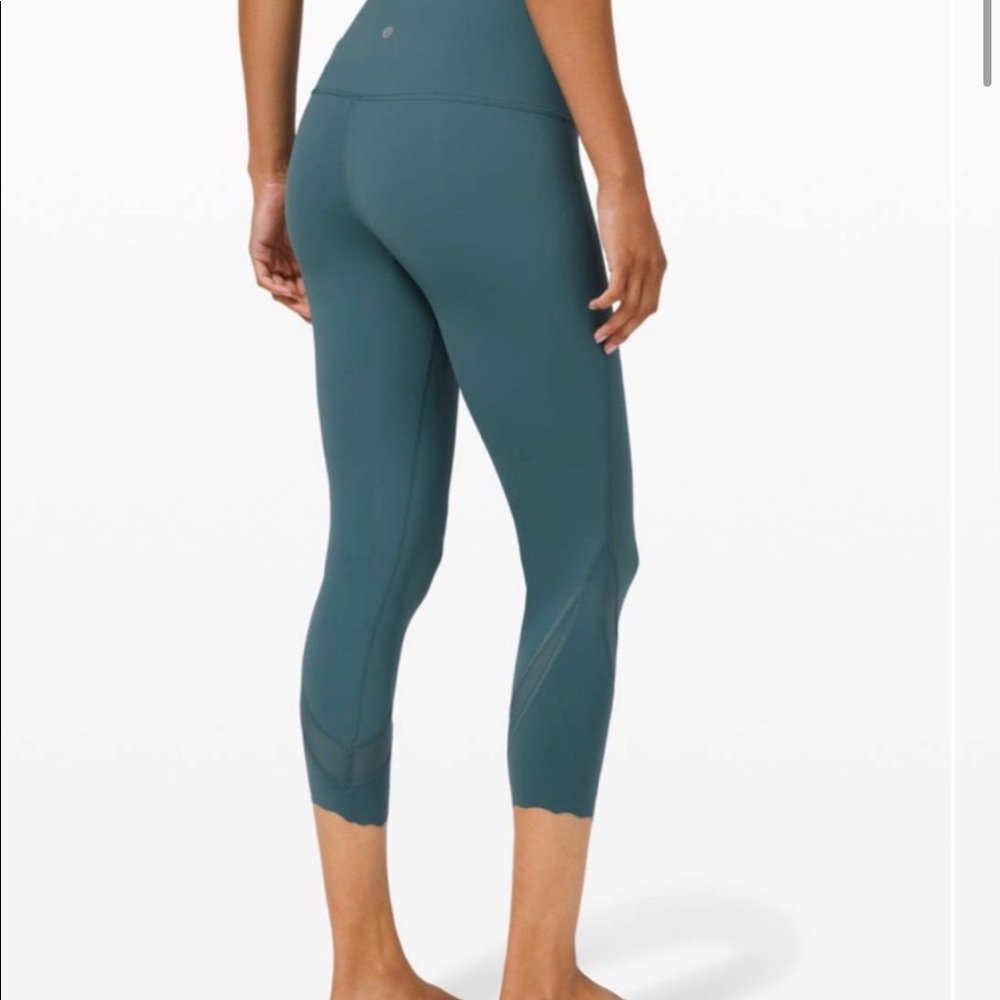 Lululemon Wunder Under Scalloped Hem Crop 23"